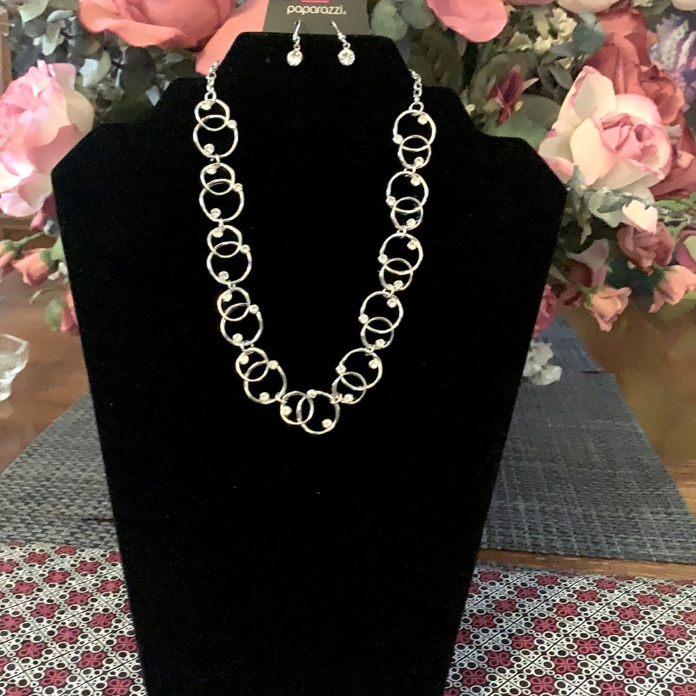 Paparazzi Necklace and Earrings Set